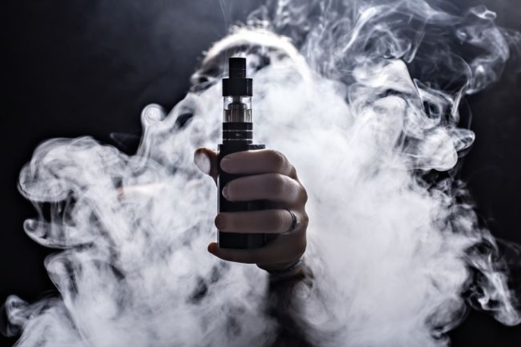 Šok: Elektronické cigarety jsou mini-továrny na chemtrails