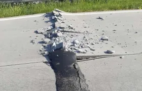 Na dálnici D35 se srazily dvě litosférické desky. Podle všeho nedodržovaly bezpečné rozestupy