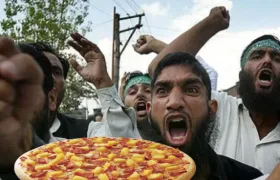 Islámský stát vyhlásil Džihád na konzumenty pizzy Hawai!