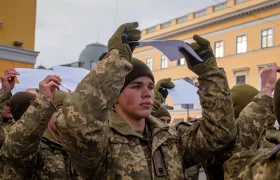 Ruská armáda se stahuje z Ukrajiny. Vojáci se musí začít připravovat na maturitu