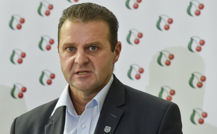 Podle vyšetřovatelů 'mlátička' Ondráček opsal i dalších 58 disertačních prací