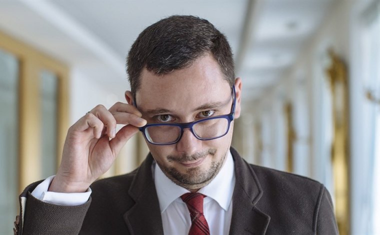 Ovčáček dostane za svůj Twitter účet Pulitzera!