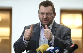 Poslanec Volný skončil na JIPce. Myslel si, že poslanecká imunita chrání i před covidem