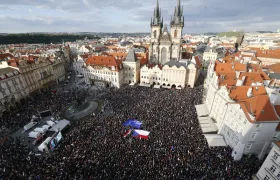 Demonstrace prospívají ekonomice, pochvaluje si Babiš