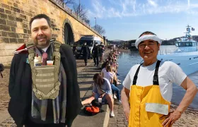 Xaver Veselý leží v nemocnici poté, co jej trefila harpuna zbloudilé lodi japonských velrybářů