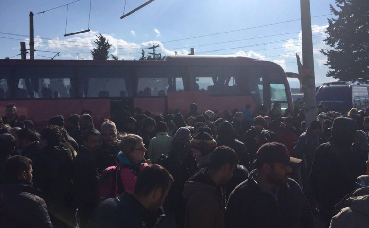 Soroš omylem místo demonstrantů přivezl na Václavák imigranty!