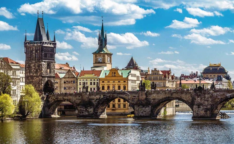 Karlův most bude přejmenován na Most božského Káji