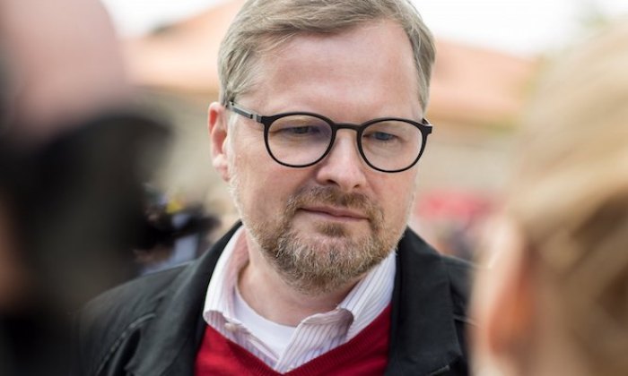 Petr Fiala byl kousnut psem. Domníval se, že jde o suchar.