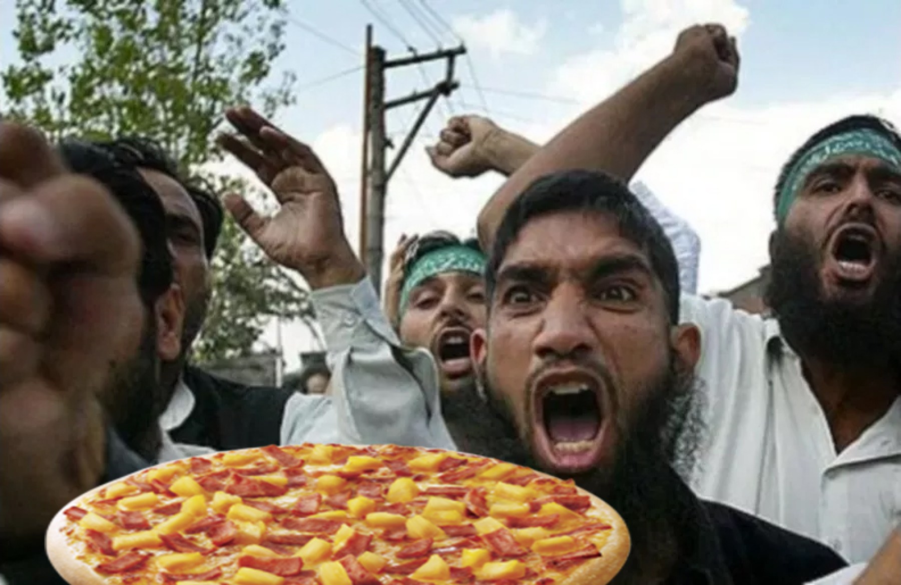 Islámský stát vyhlásil Džihád na konzumenty pizzy Hawai!