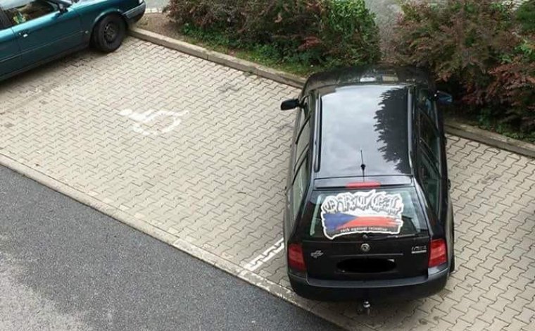 Na místech pro invalidy budou moci parkovat i fanoušci kapely Ortel!