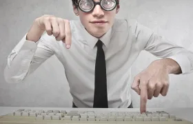 Americká studie potvrzuje: Na Novinkách diskutují jen kreténi!
