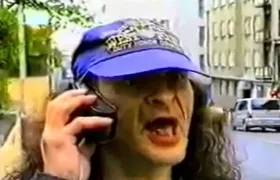 Pražané rozhodli: Místo Koněva chtějí sochu Jirky Káry!