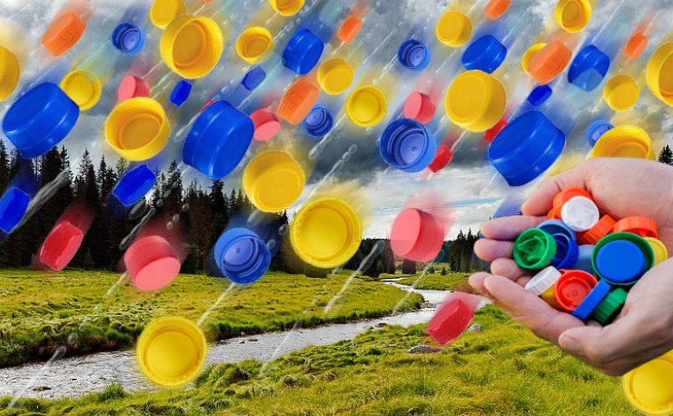 Plast už je v koloběhu vody. Na Šumavě dnes poprvé pršela víčka!