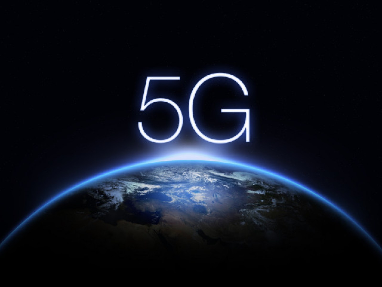 Agrofert nakoupil 17 vysílačů 5G. Bude na nich na fesťácích grilovat kuřata!