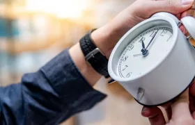 Ruští vědci sestrojili funkční stroj času: Stačí si přetočit hodiny!