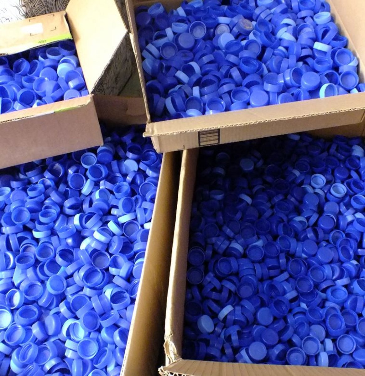 Evropskou unii obchází panika. Po výrazném posílení víček vůči Euru dojde k regulaci plastů!