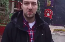 Alexander Bellu obsadil solárium