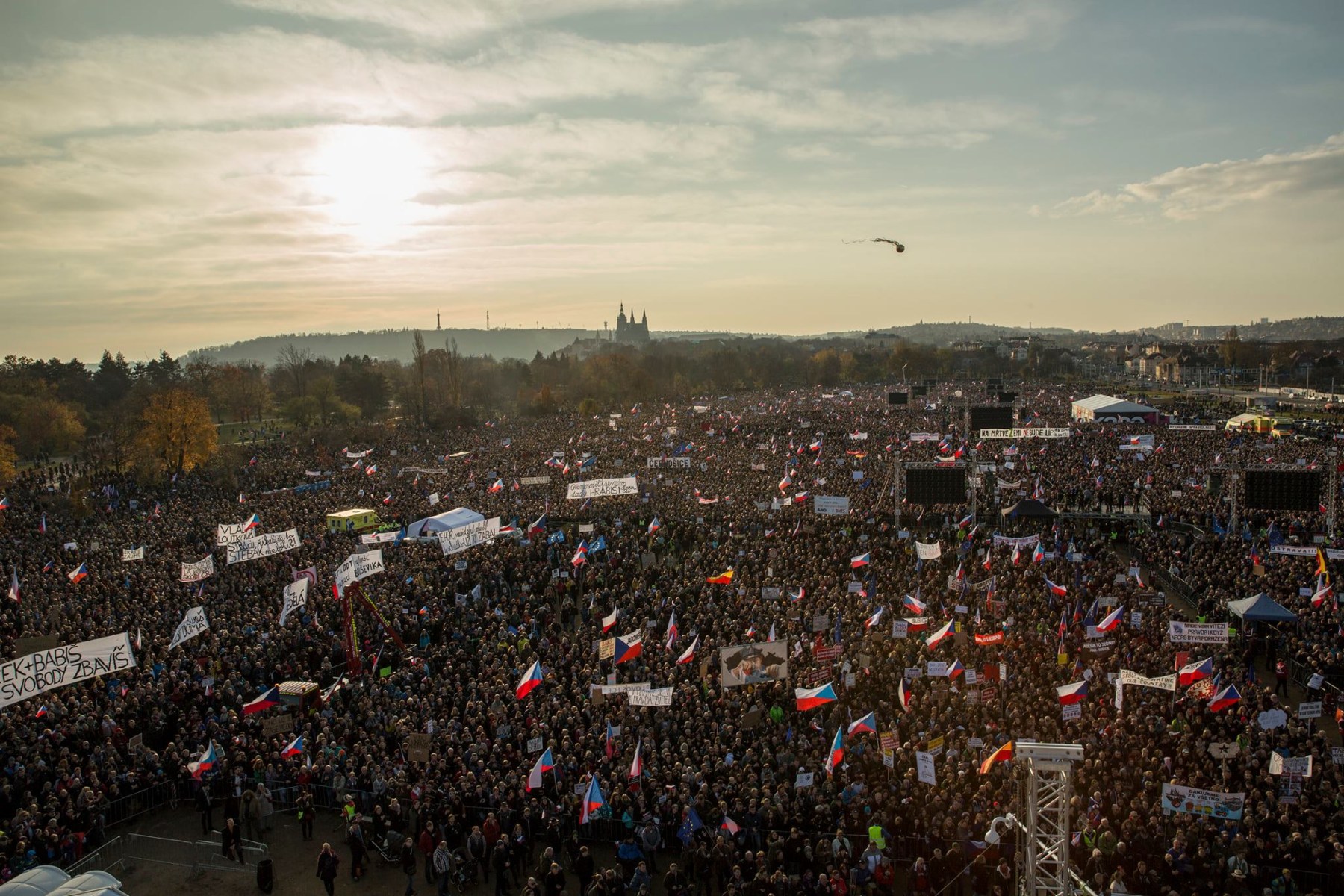Milion chvilek pro demokracii krade duše!