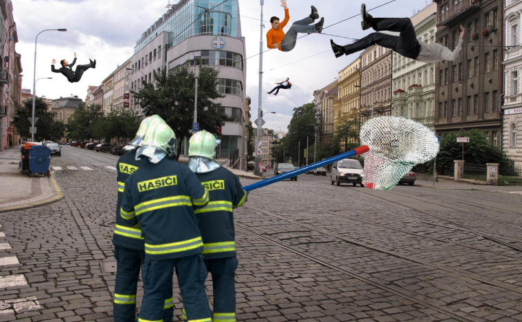 Vlivem přelidněním Země došla gravitace! Lidé stoupají do stratosféry